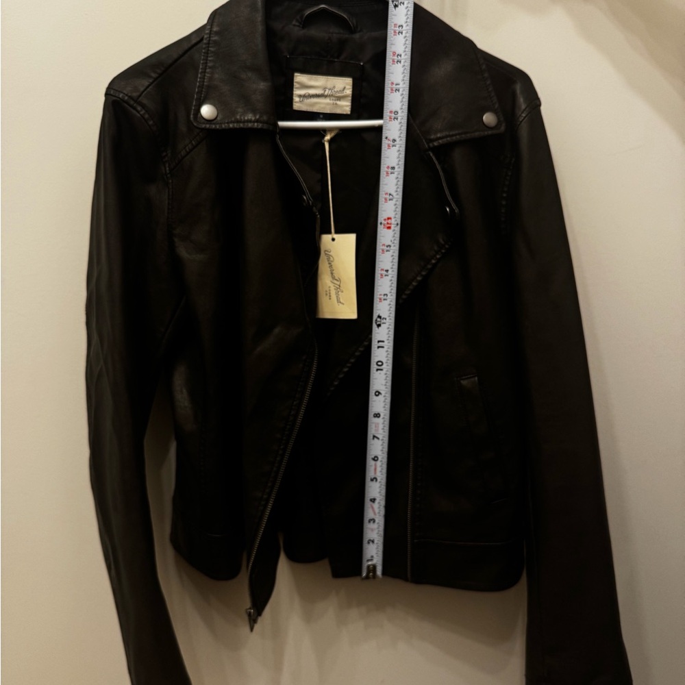 Universal Thread Classic Black Leather Jacket - image 5